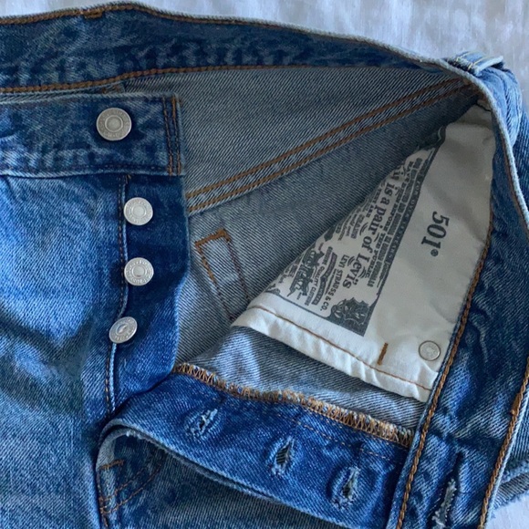 501 Levi Shorts - Picture 3 of 3